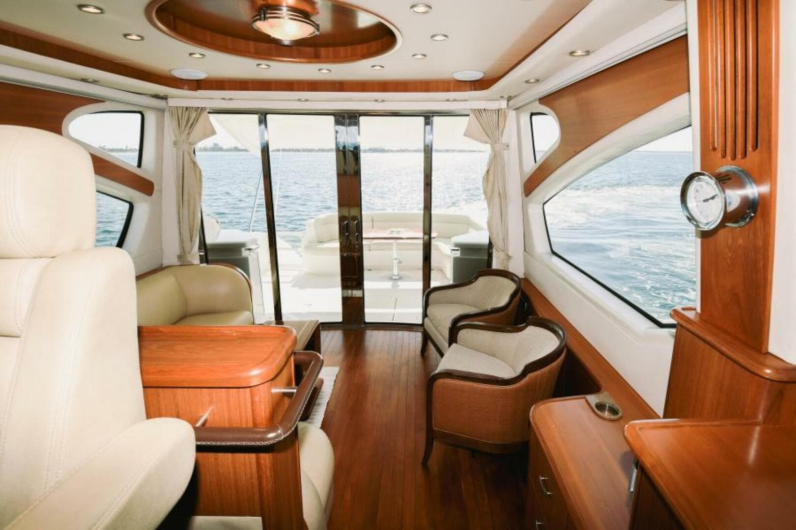 2008 Tiara Yachts 5800 Sovran — photo 7