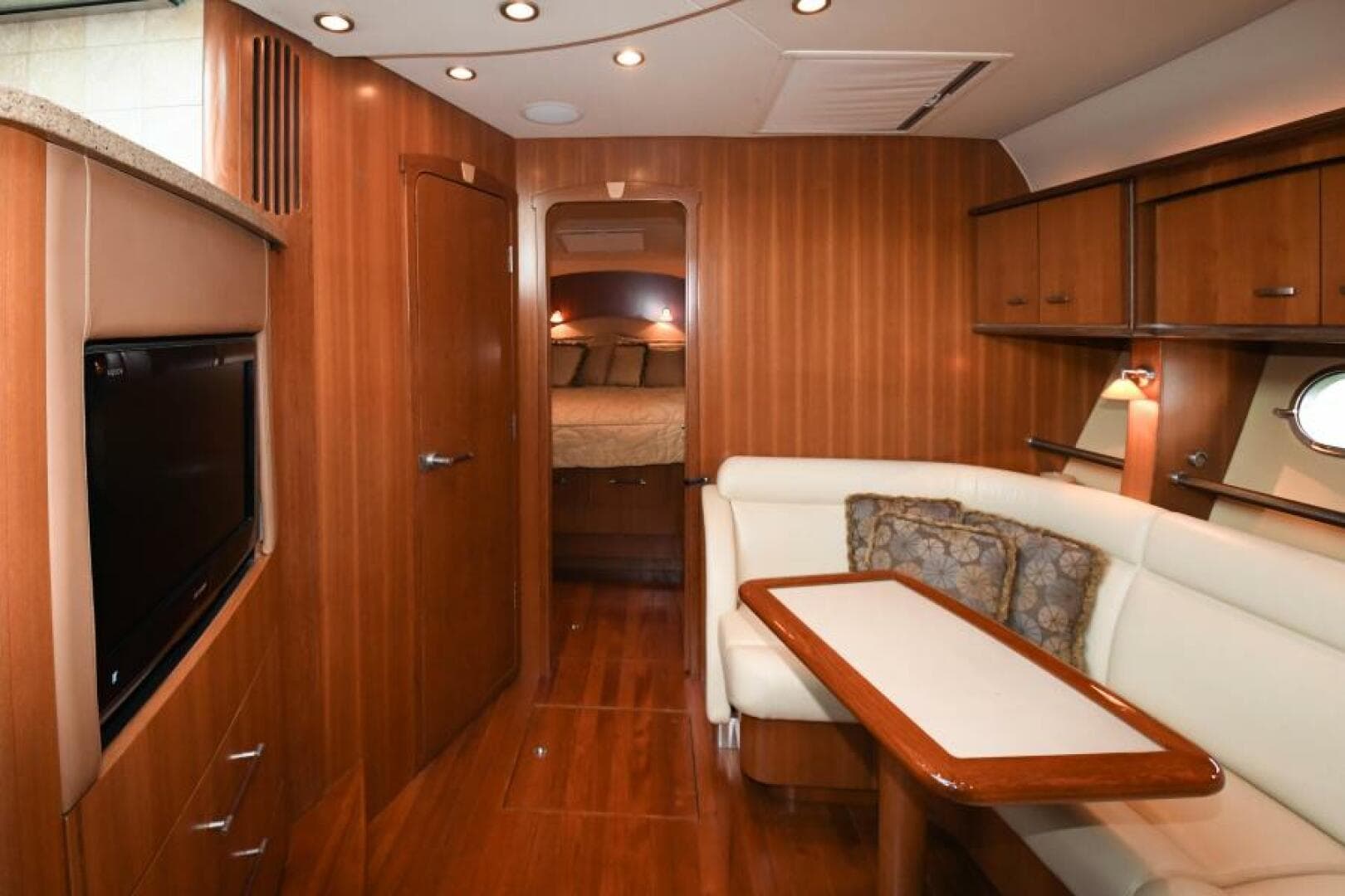 2008 Tiara Yachts 5800 Sovran — photo 11