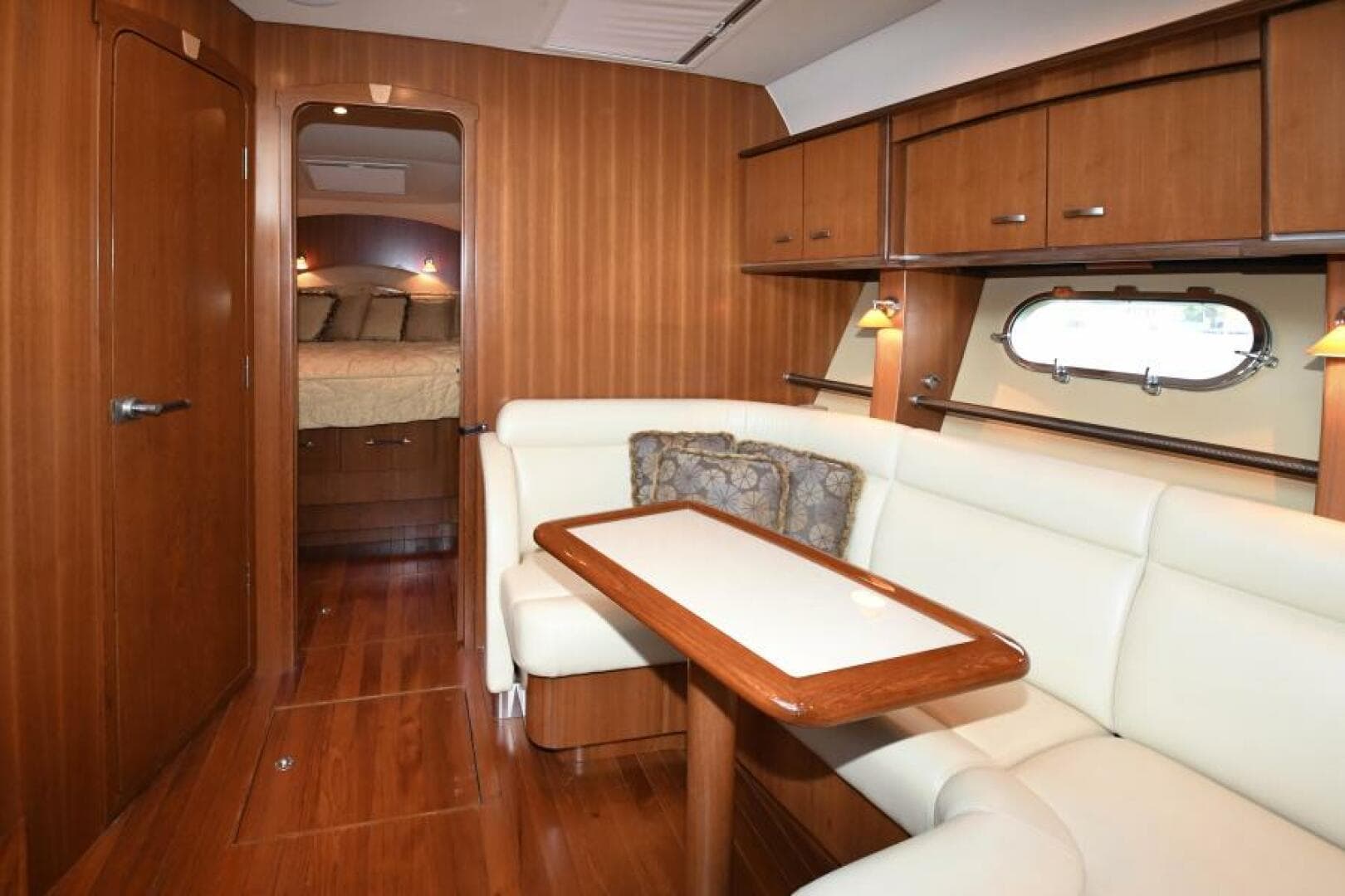 2008 Tiara Yachts 5800 Sovran — photo 12