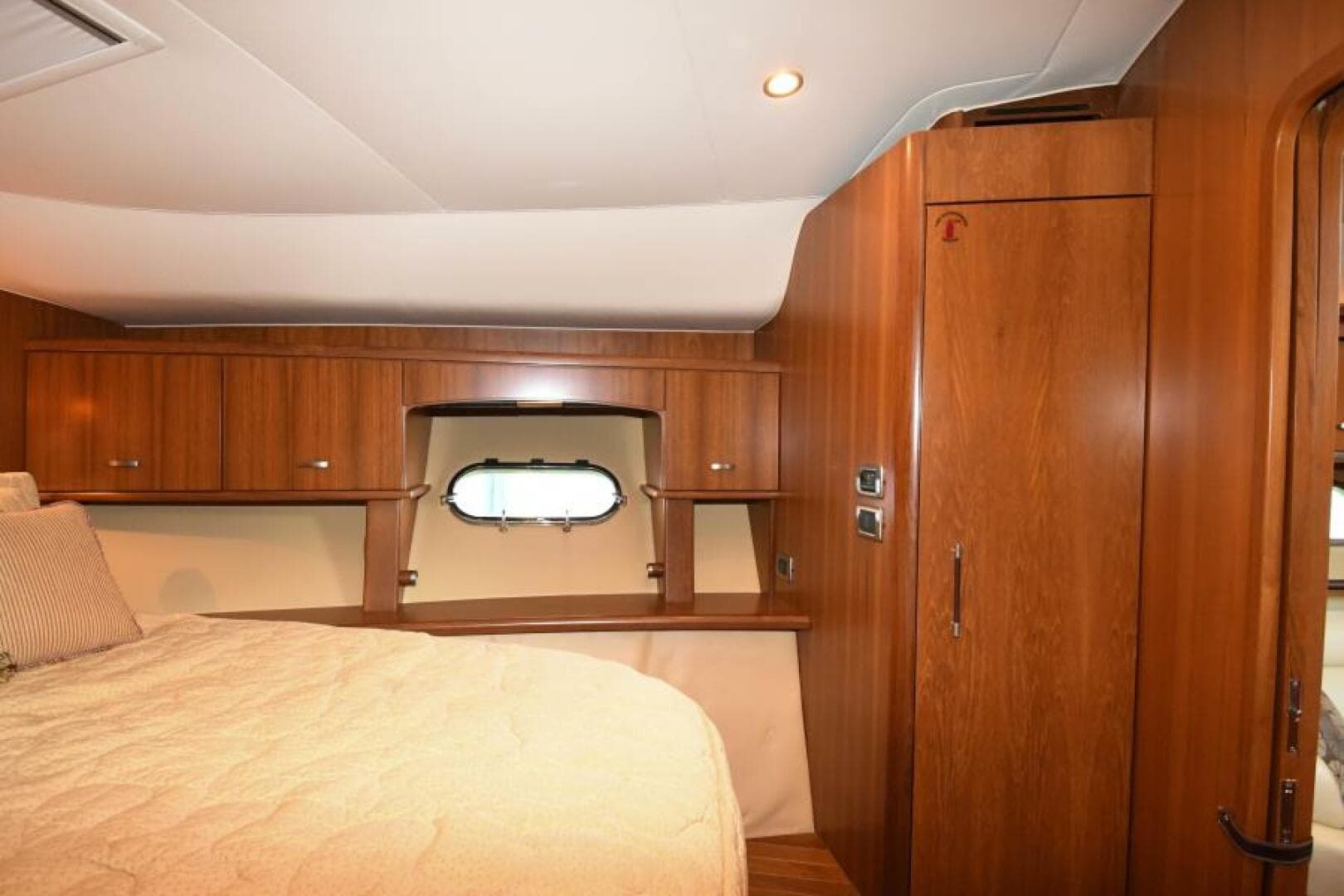 2008 Tiara Yachts 5800 Sovran — photo 14