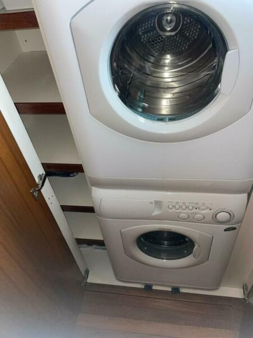 2008 Tiara Yachts 5800 Sovran — photo 24