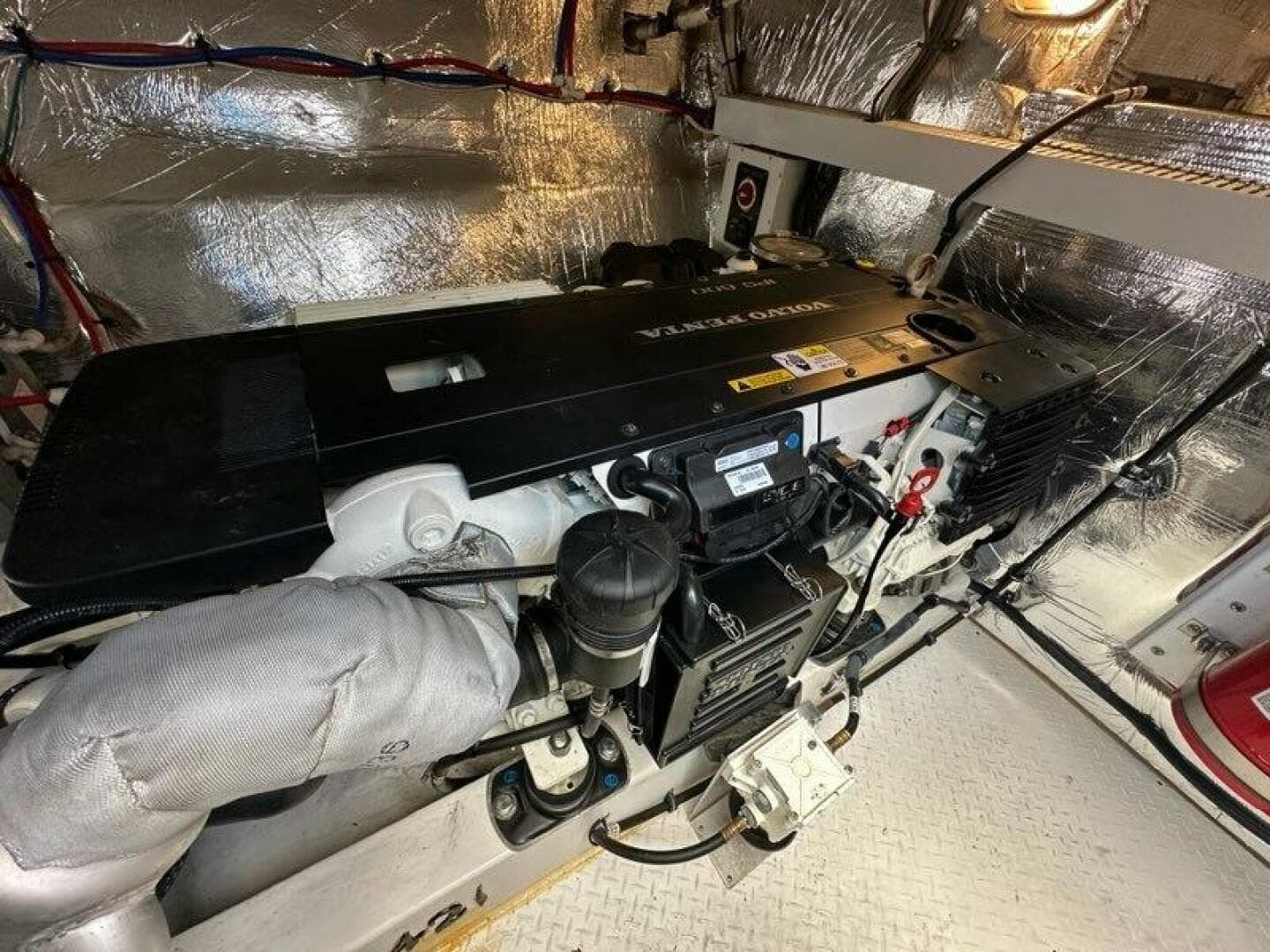 2015 Cruisers Yachts Cantius — photo 53