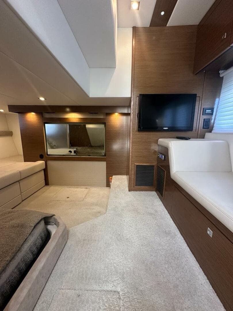 2015 Cruisers Yachts Cantius — photo 47