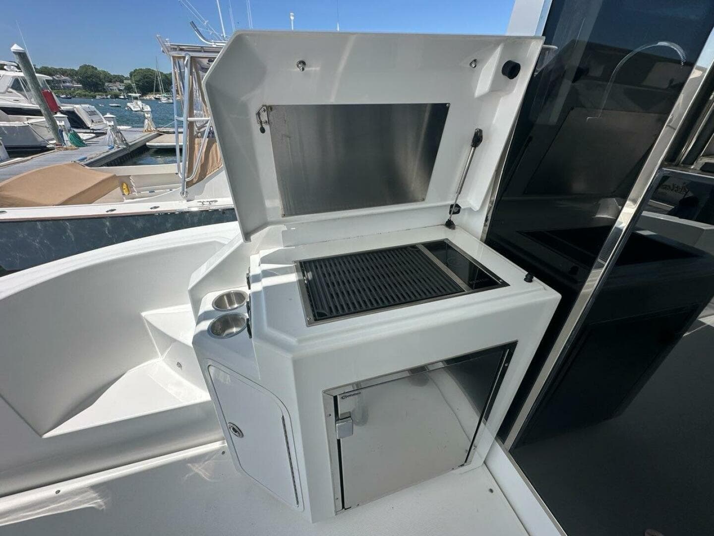 2015 Cruisers Yachts Cantius — photo 60