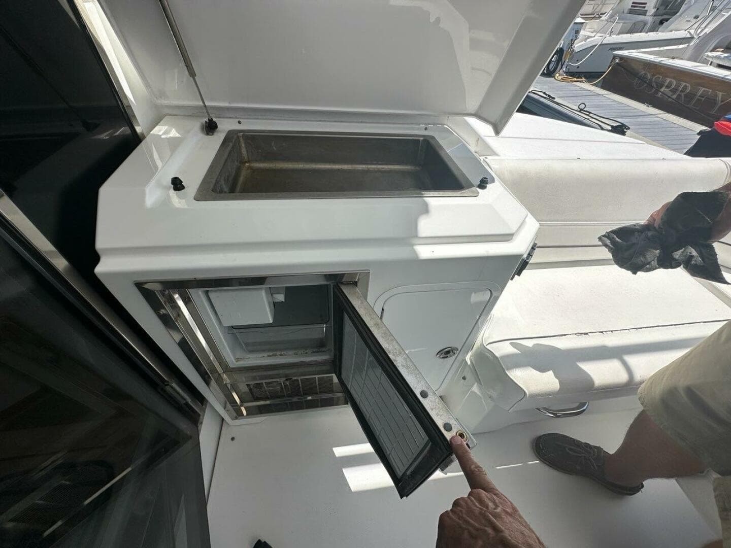 2015 Cruisers Yachts Cantius — photo 63