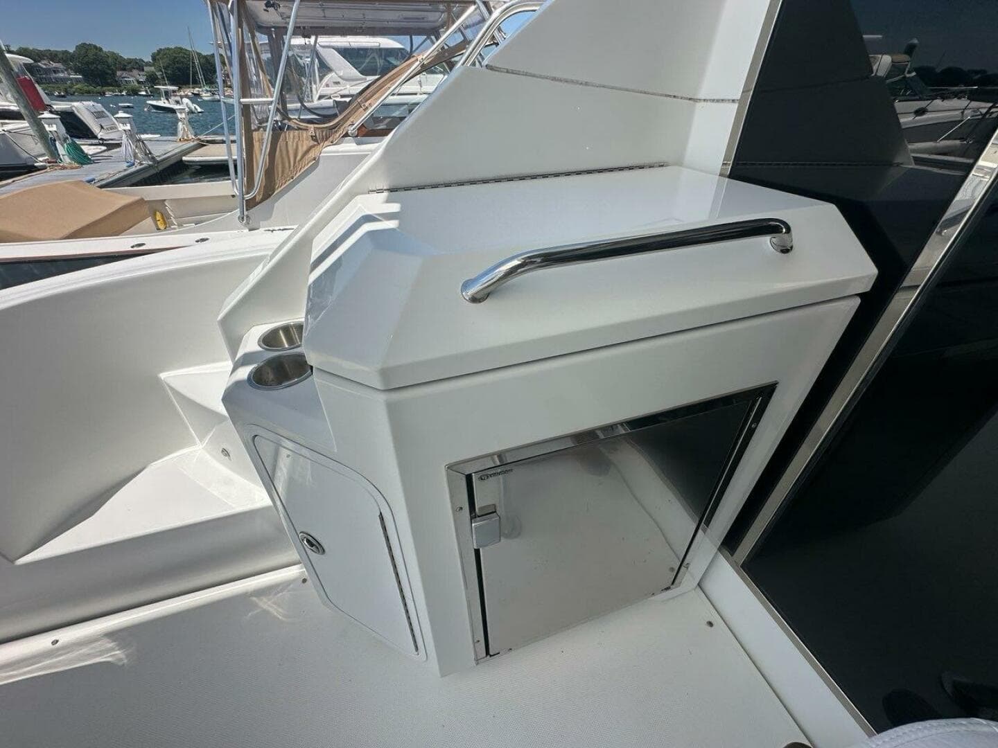 2015 Cruisers Yachts Cantius — photo 59