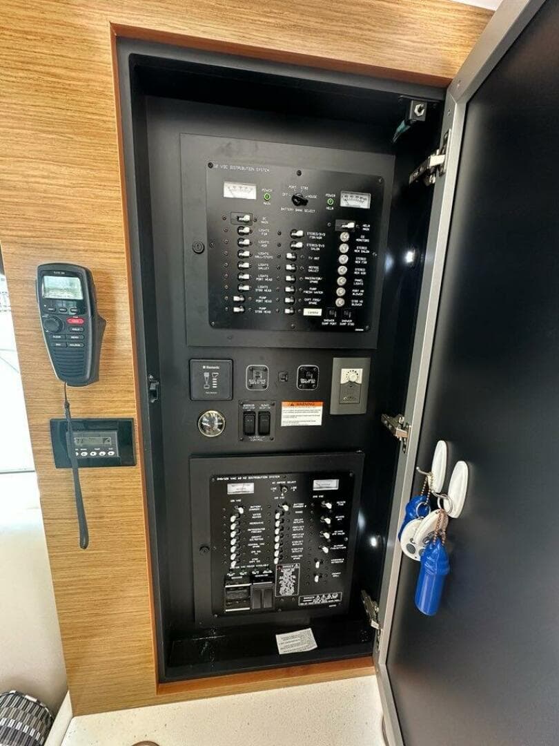 2015 Cruisers Yachts Cantius — photo 35