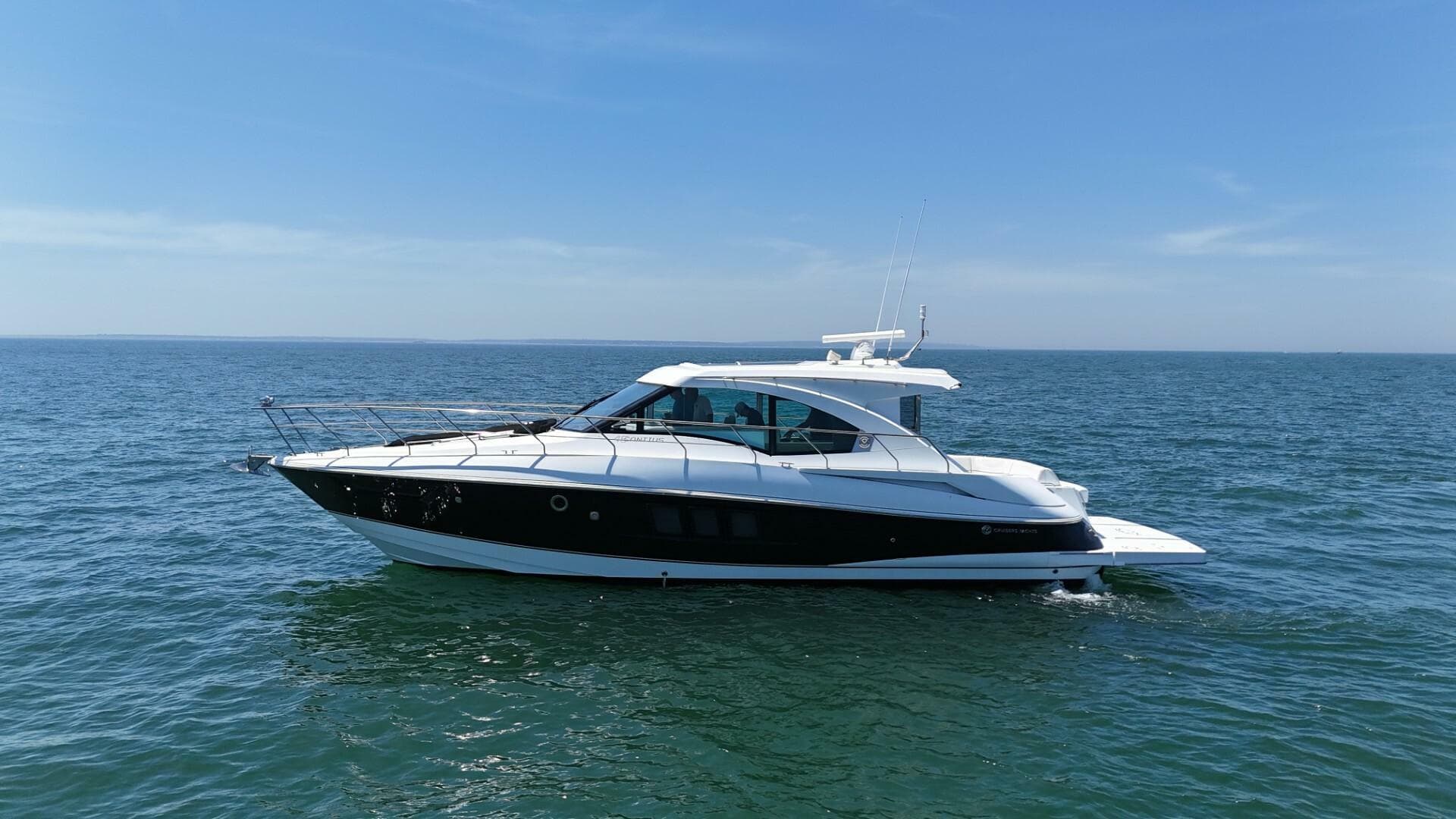 2015 Cruisers Yachts Cantius — photo 5