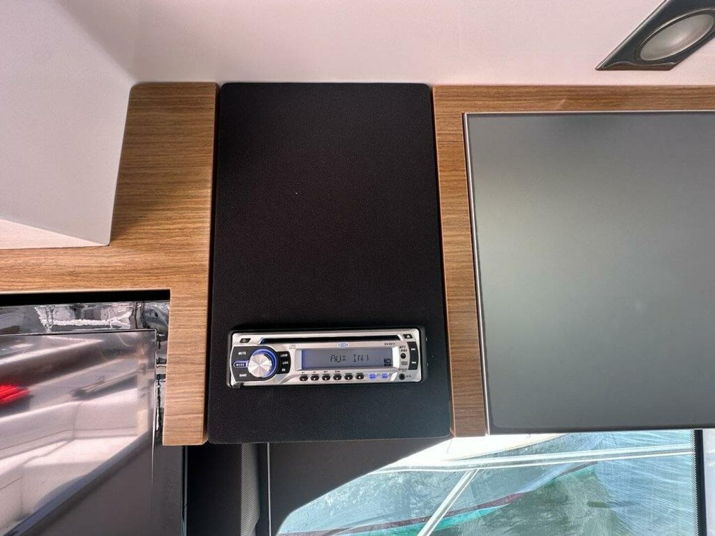 2015 Cruisers Yachts Cantius — photo 37