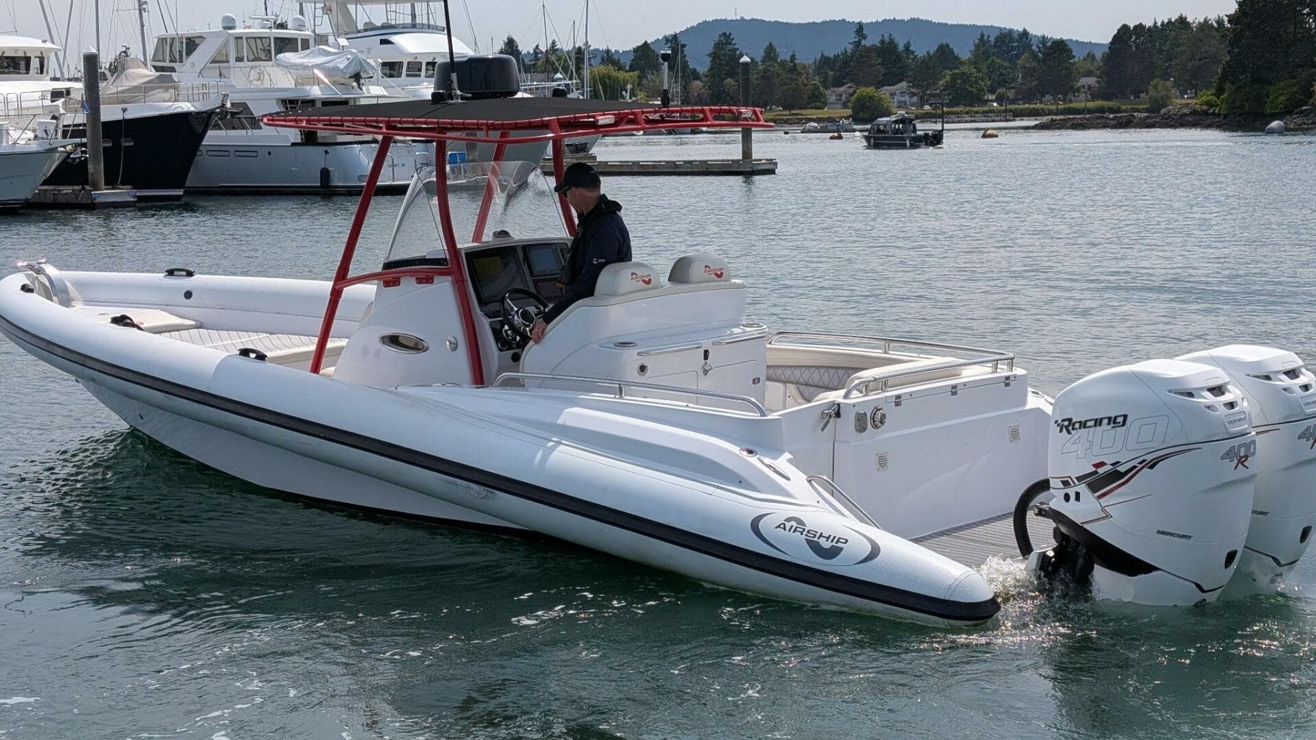 2016 Airship 330 — photo 14