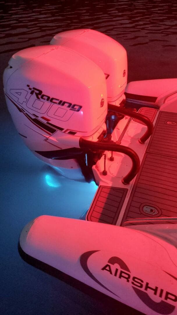 2016 Airship 330 — photo 17