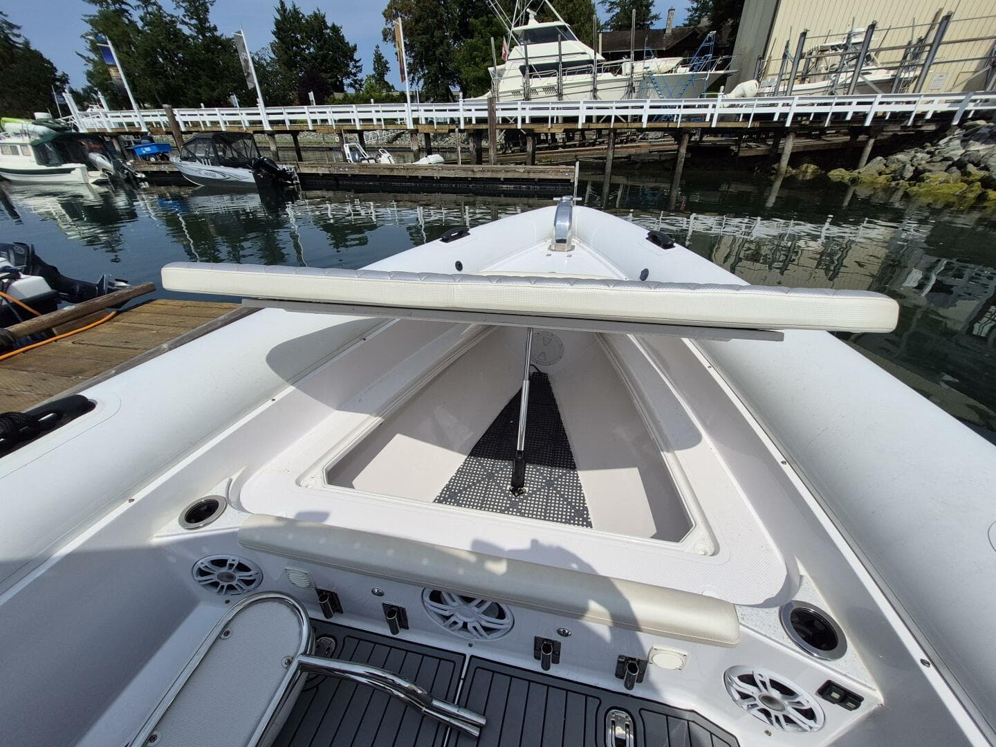 2016 Airship 330 — photo 10