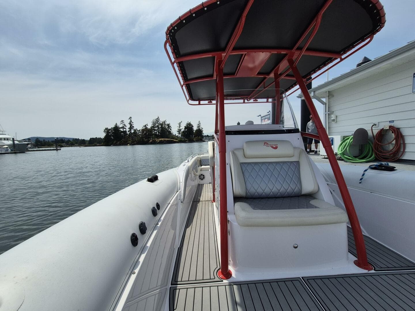 2016 Airship 330 — photo 20