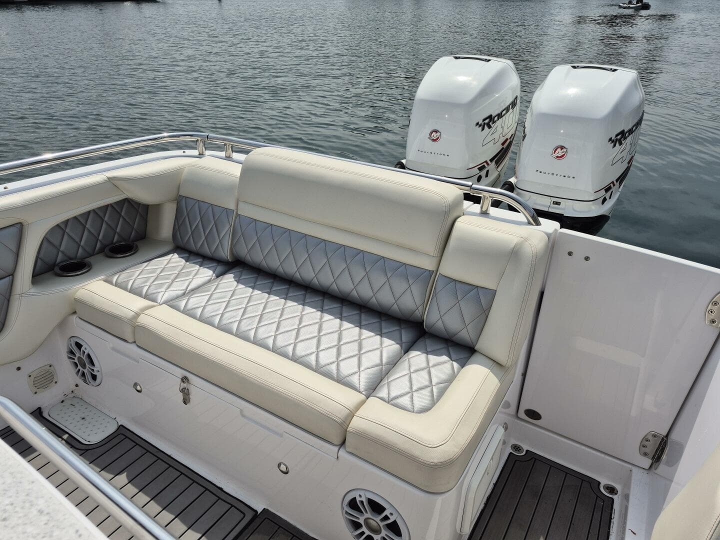 2016 Airship 330 — photo 19