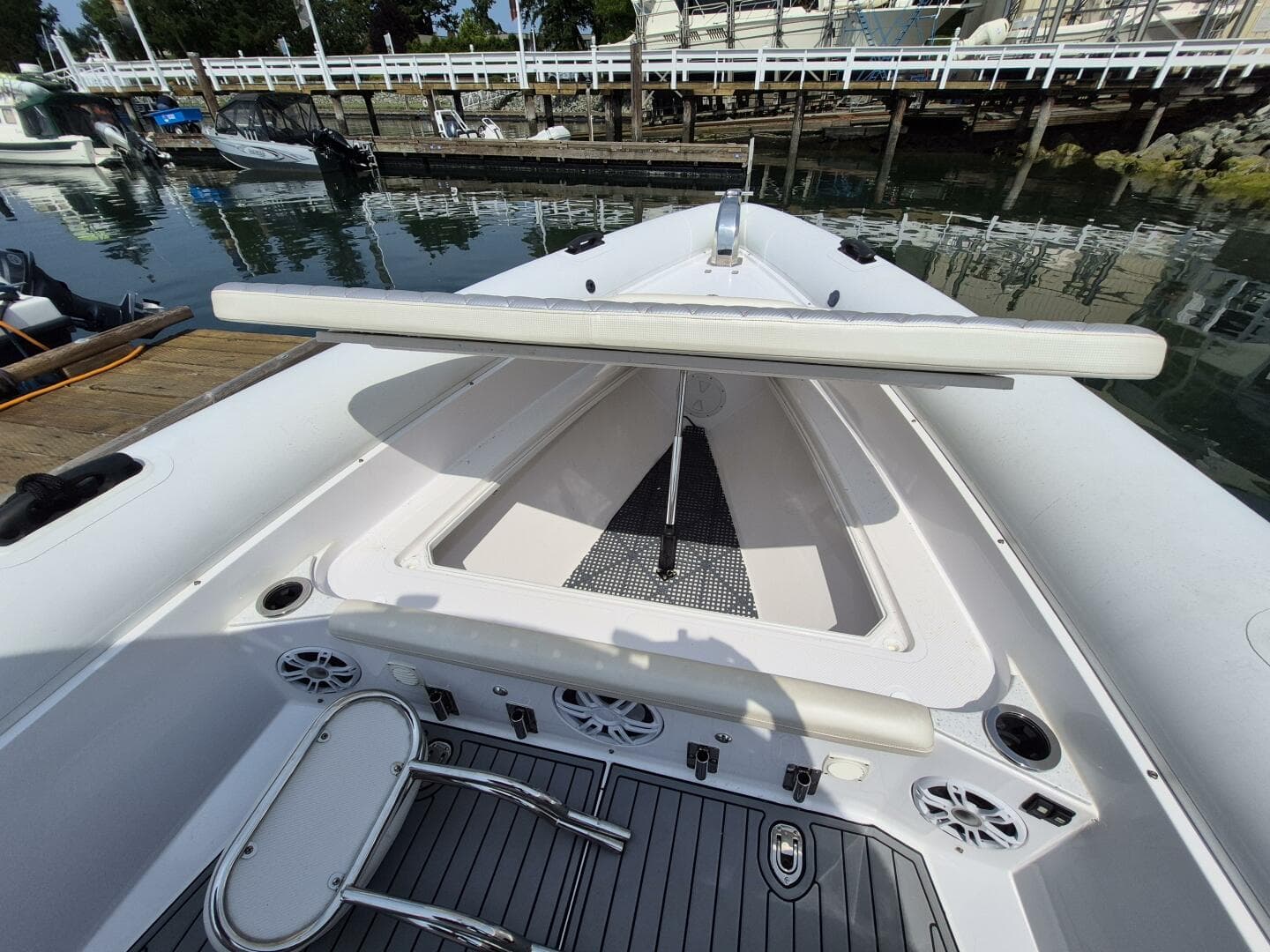 2016 Airship 330 — photo 9