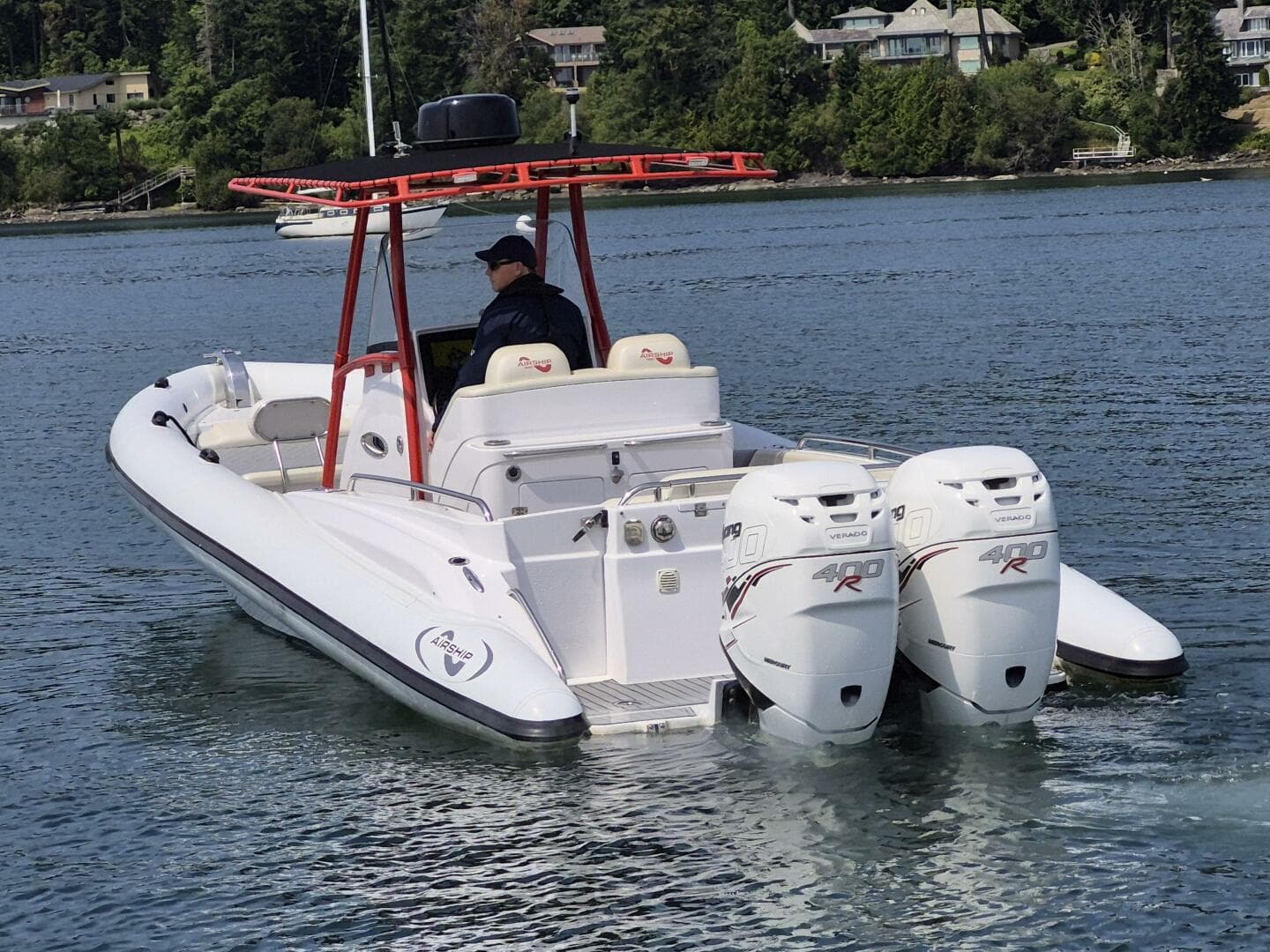 2016 Airship 330 — photo 4