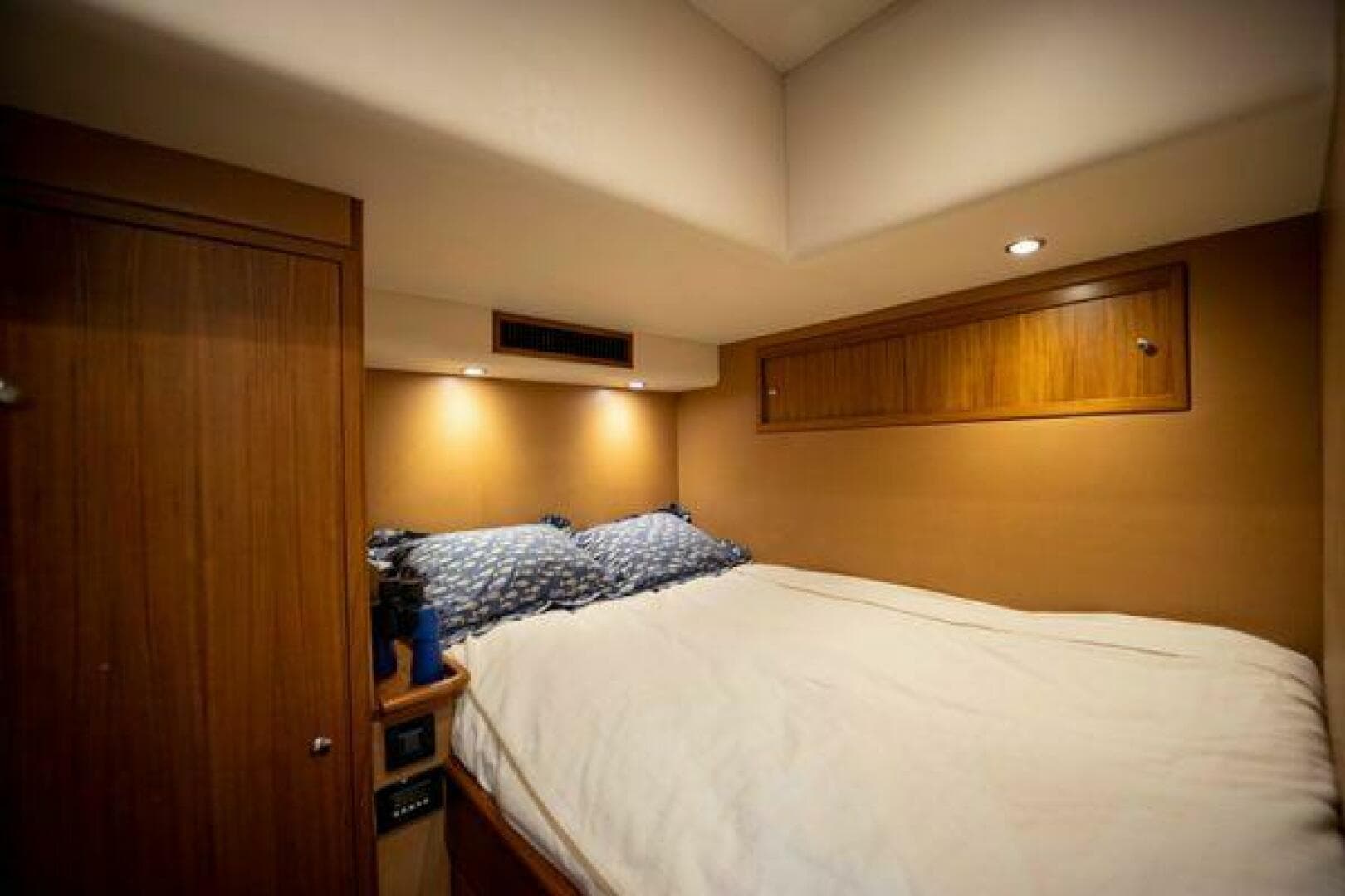 2014 Release 46 Custom Express Carolina — photo 19