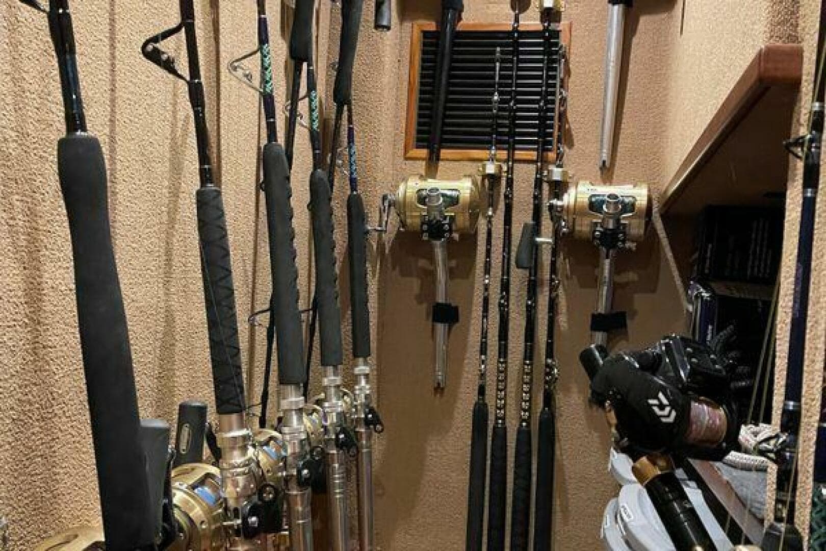 2014 Release 46 Custom Express Carolina — photo 42