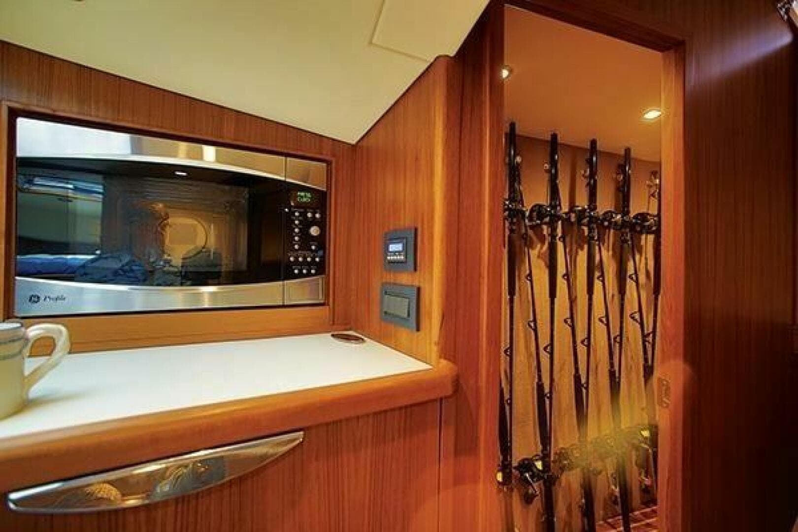 2014 Release 46 Custom Express Carolina — photo 40