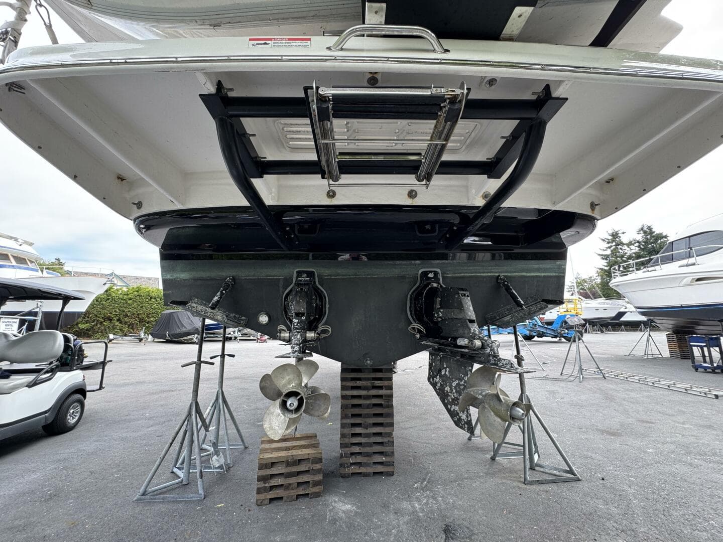 2019 Sea Ray Sundancer 350 Coupe — photo 24