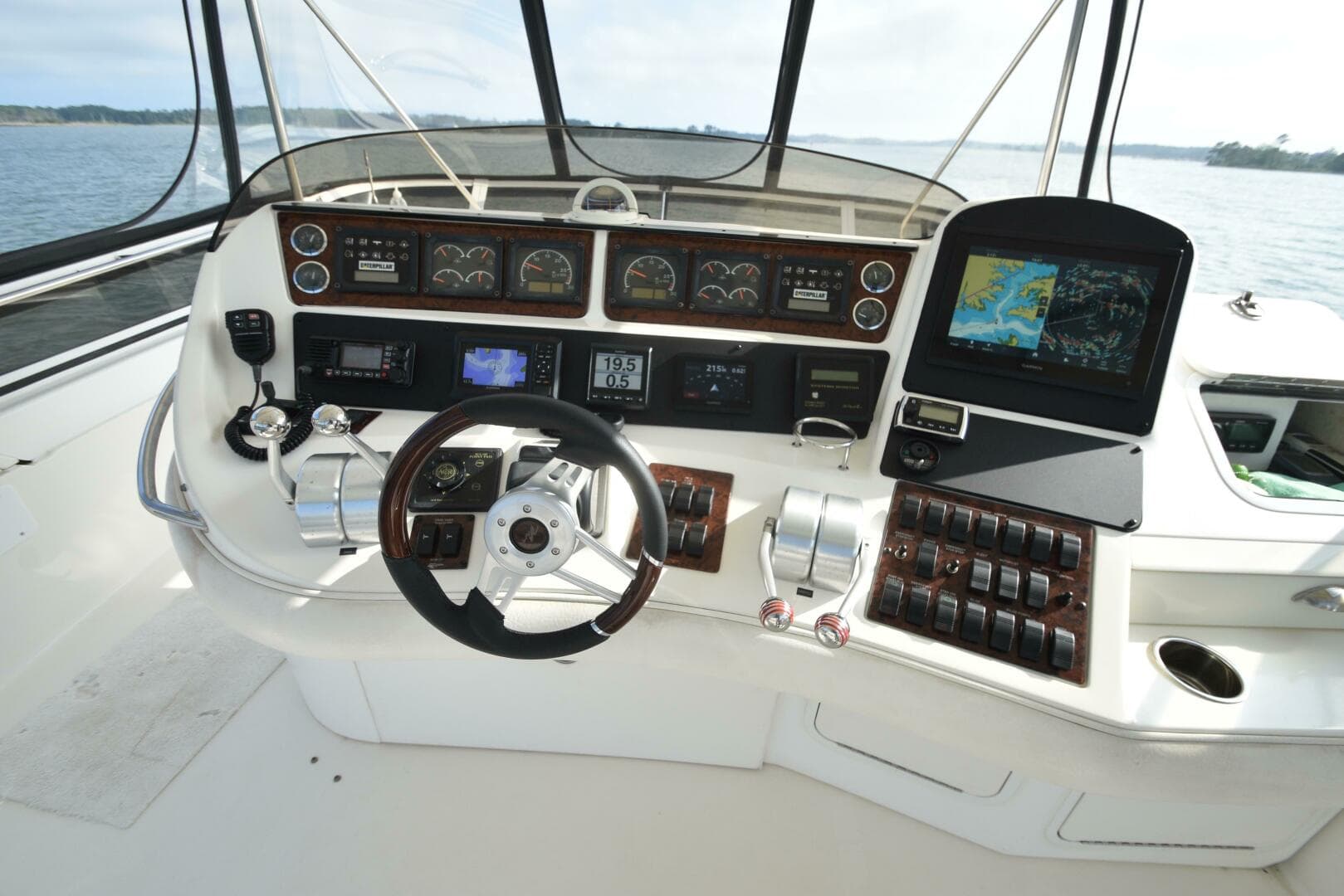 2000 Sea Ray 480 Sedan Bridge — photo 10