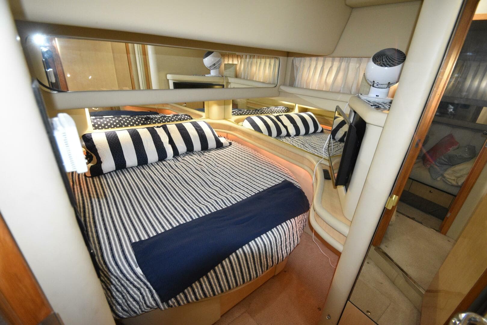 2000 Sea Ray 480 Sedan Bridge — photo 49