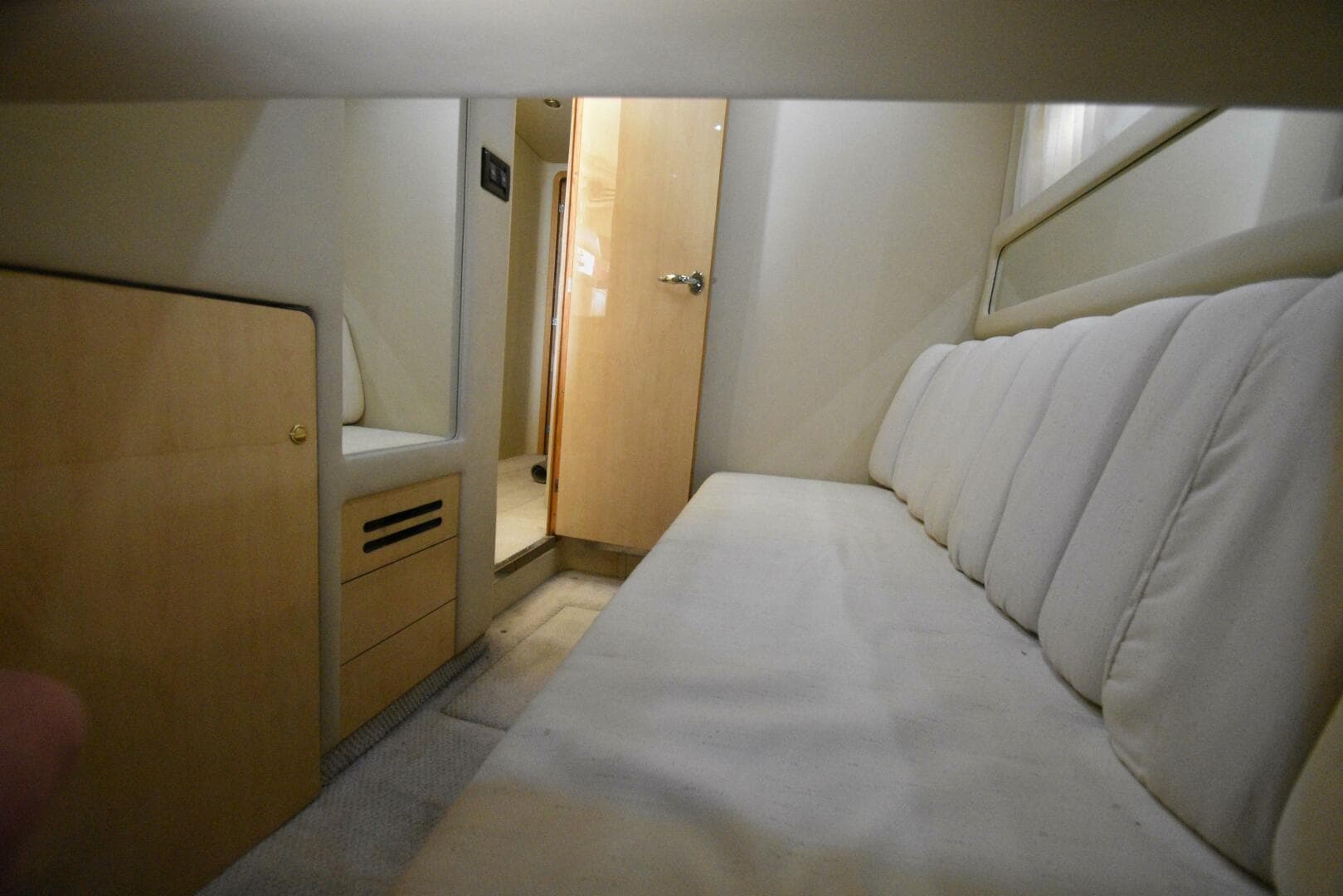 2000 Sea Ray 480 Sedan Bridge — photo 40