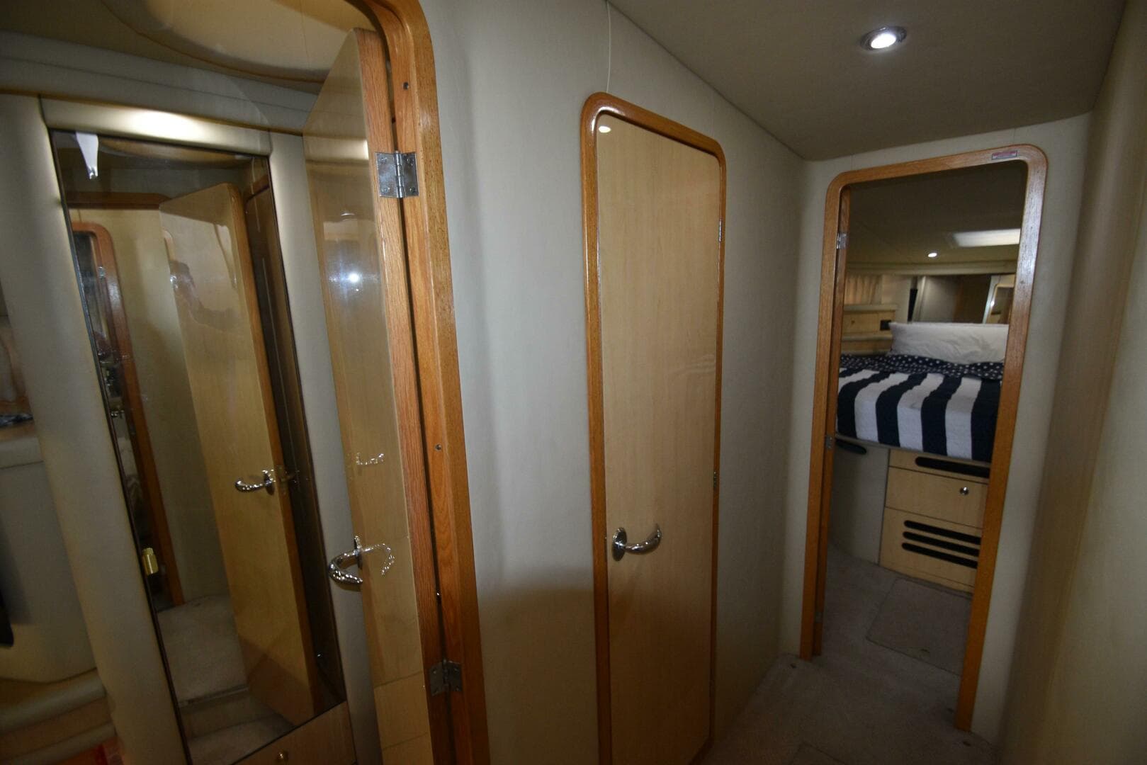 2000 Sea Ray 480 Sedan Bridge — photo 47