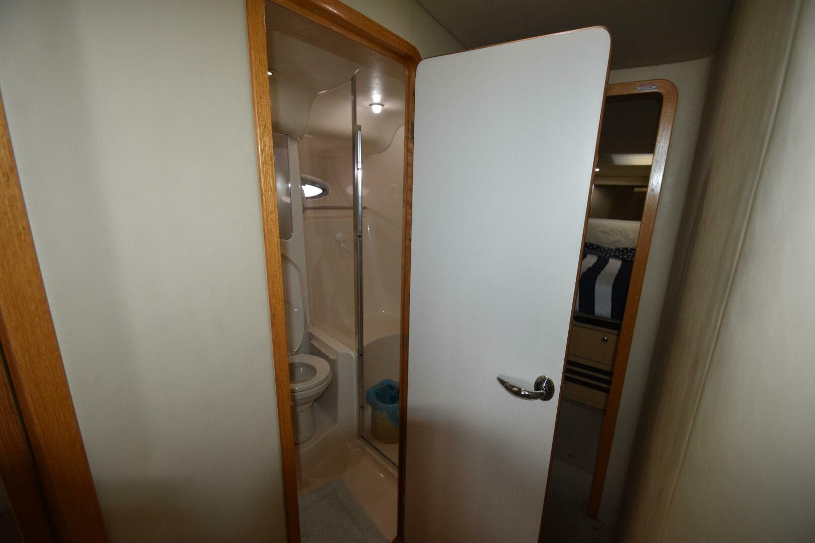 2000 Sea Ray 480 Sedan Bridge — photo 46