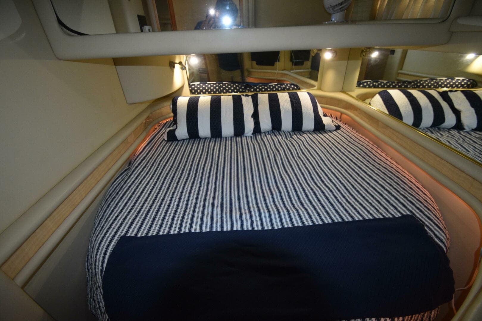 2000 Sea Ray 480 Sedan Bridge — photo 48