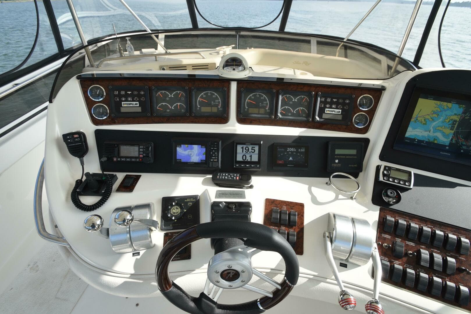 2000 Sea Ray 480 Sedan Bridge — photo 11