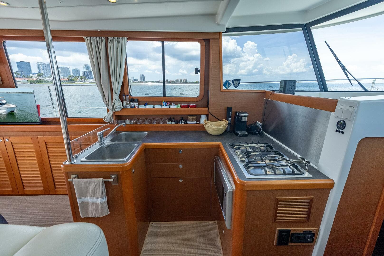 2015 Beneteau Swift Trawler 34 — photo 40