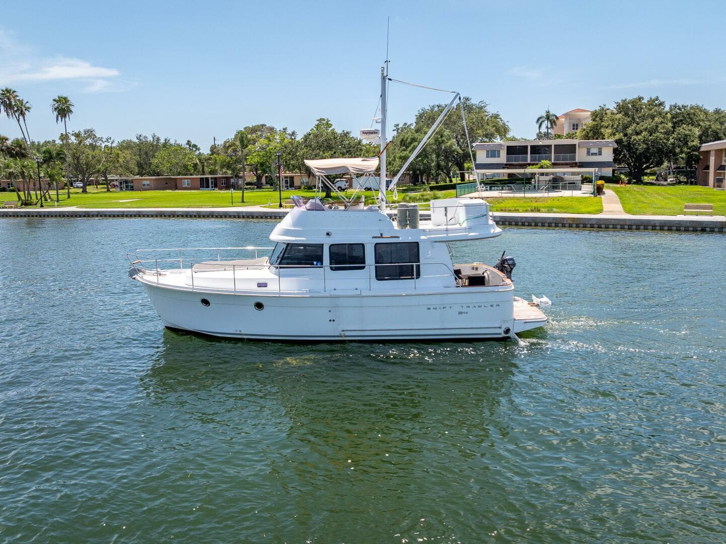 2015 Beneteau Swift Trawler 34 — photo 2