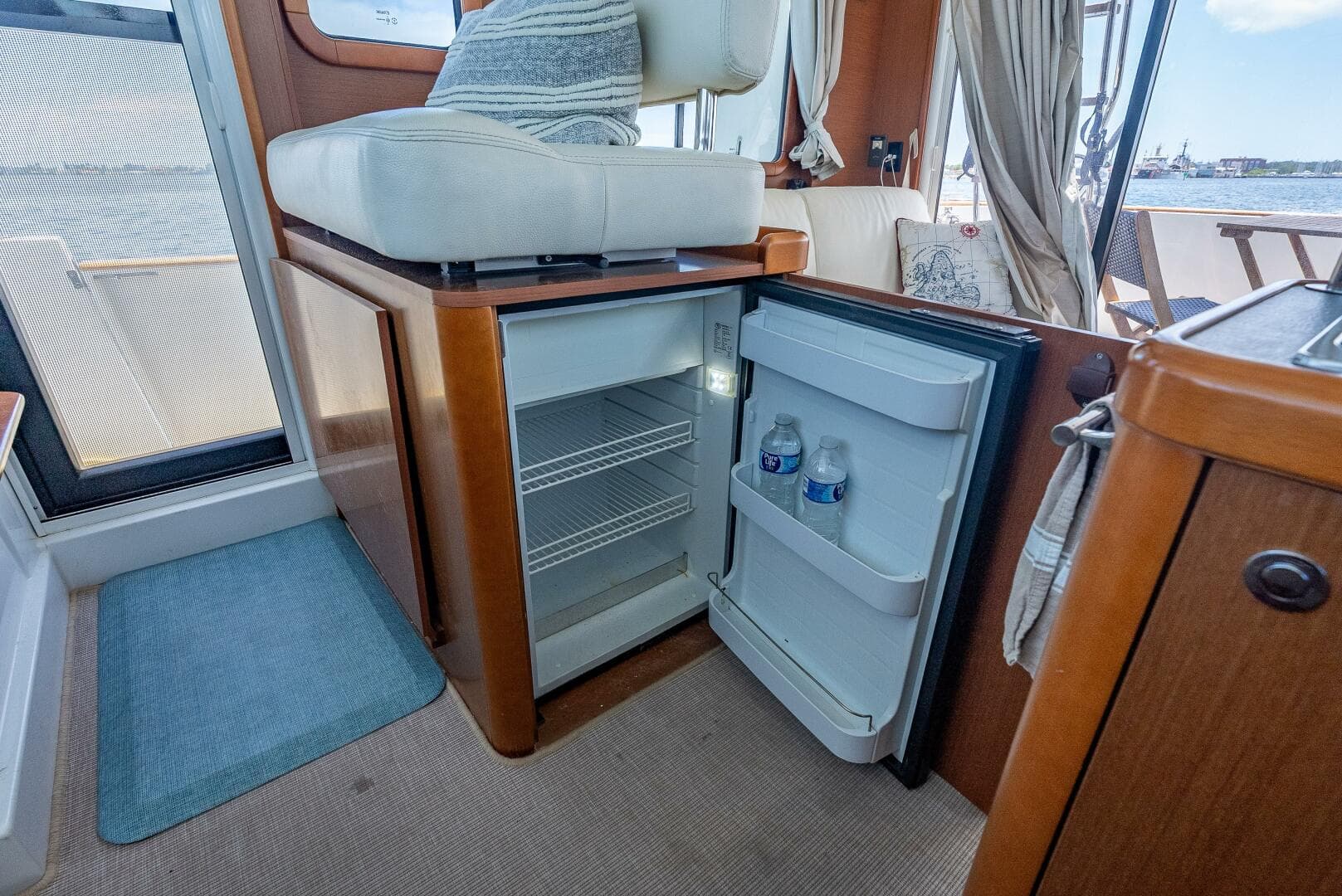 2015 Beneteau Swift Trawler 34 — photo 36
