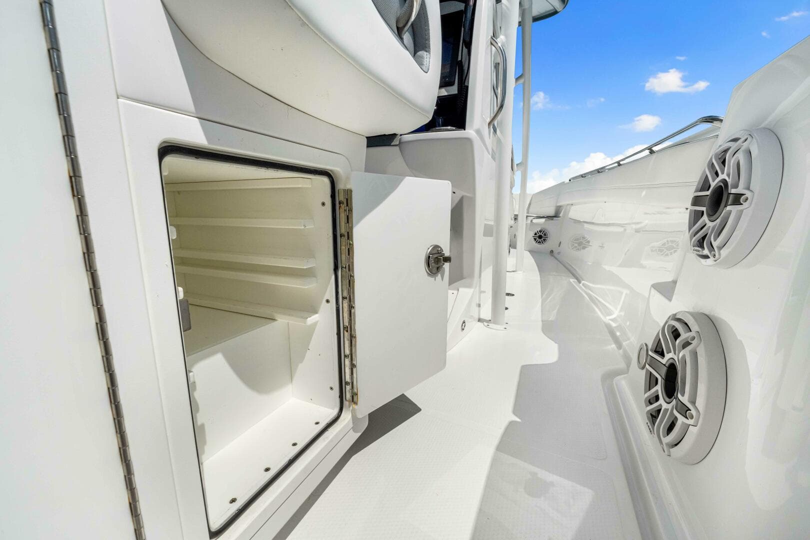 2021 Nor-Tech 390 SS — photo 38