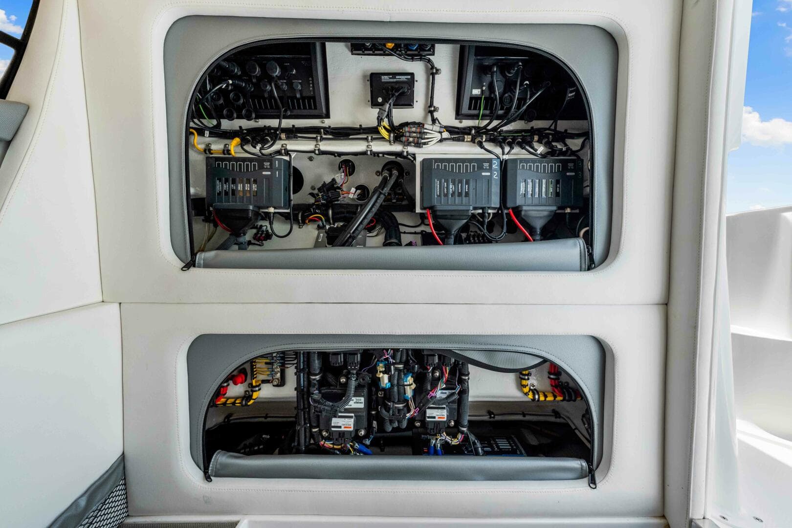 2021 Nor-Tech 390 SS — photo 44