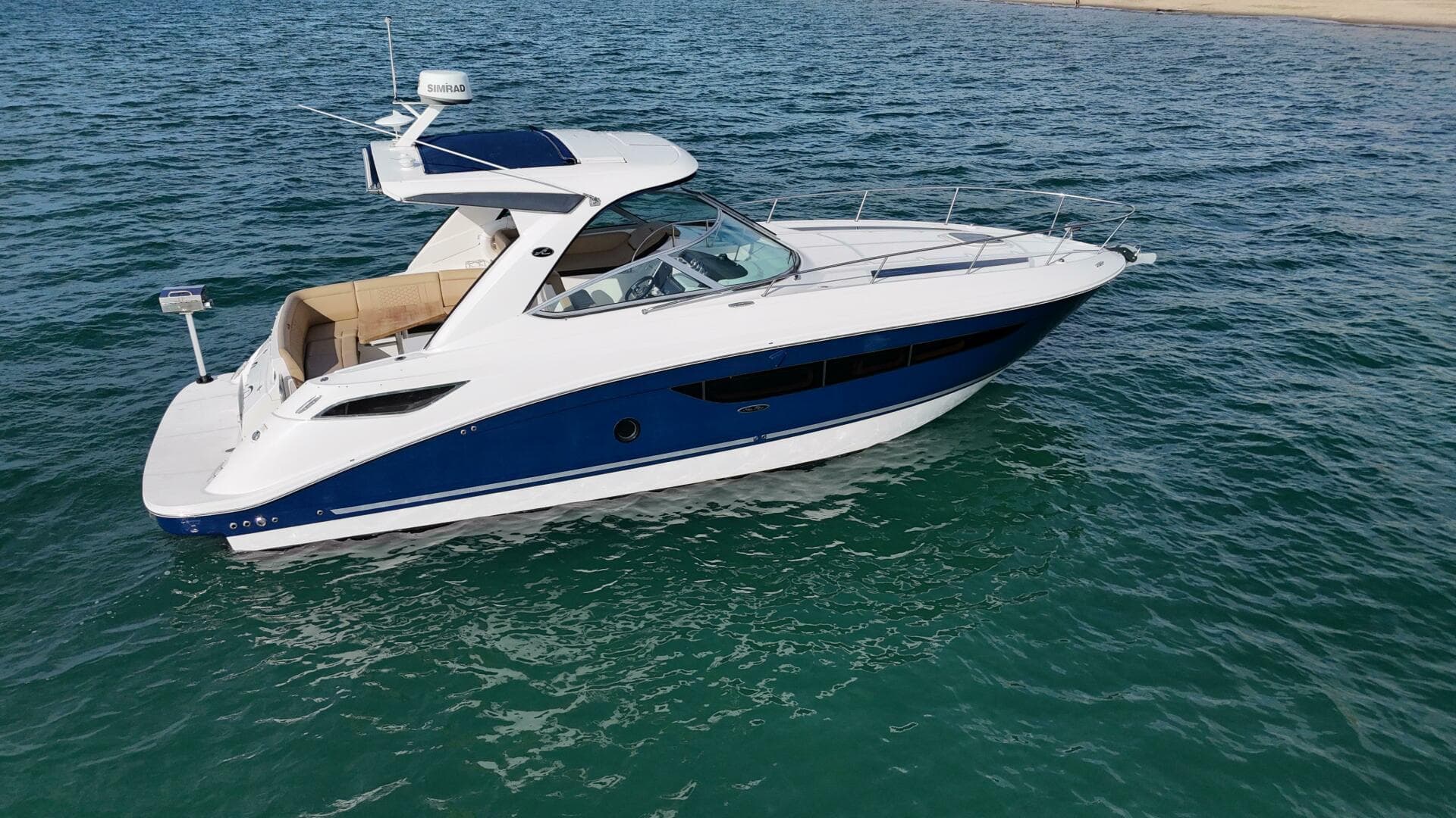 2019 Sea Ray 350 Sundancer — photo 8