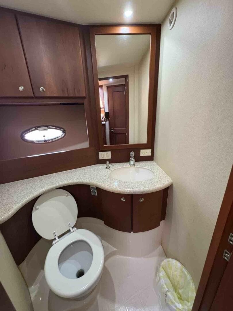 2005 Silverton 34C — photo 40