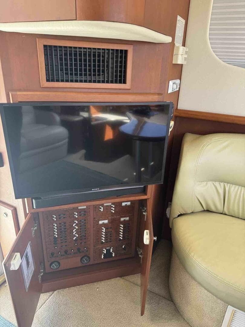 2005 Silverton 34C — photo 29