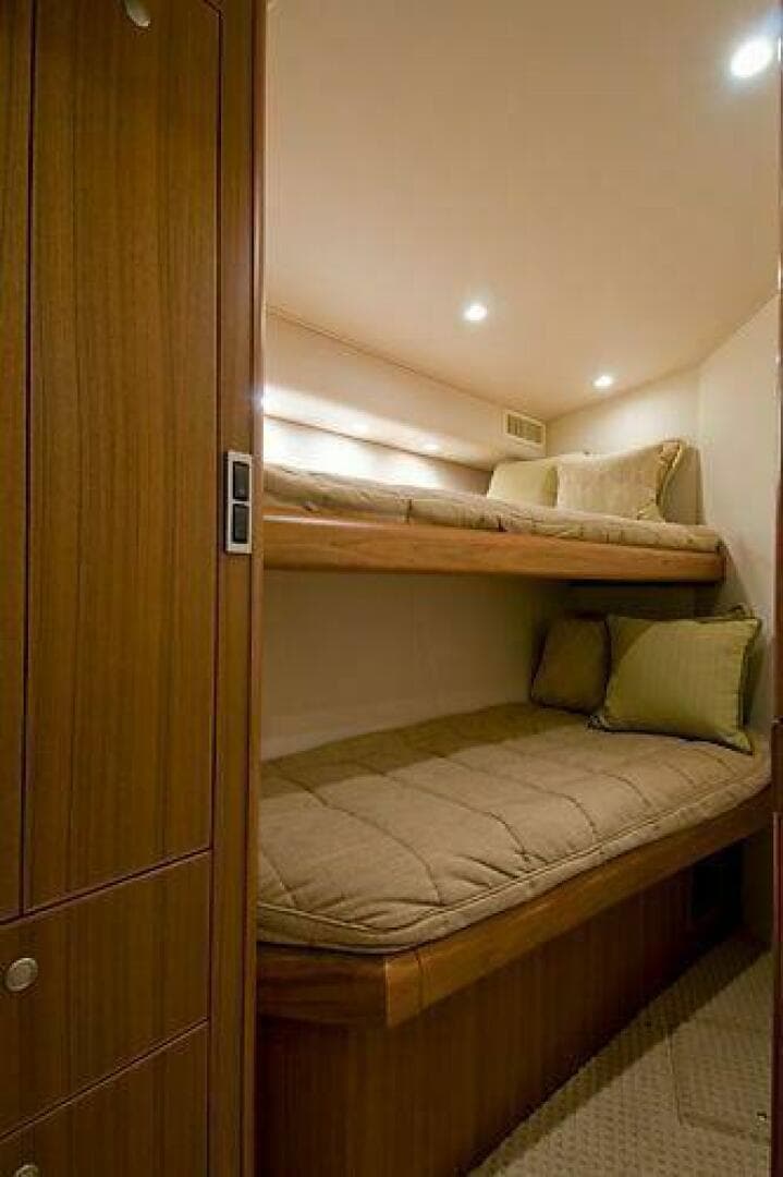 2008 Viking 45 Convertible — photo 7