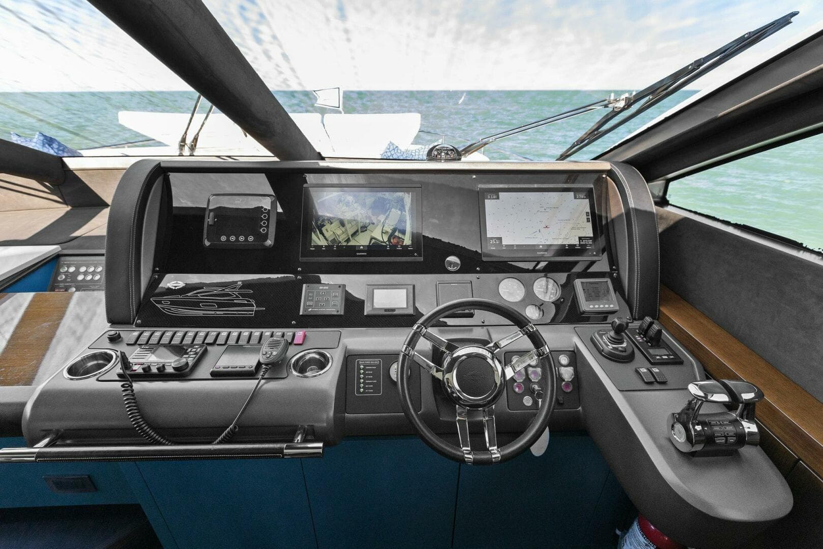 2013 Sunseeker 73 Manhattan — photo 73