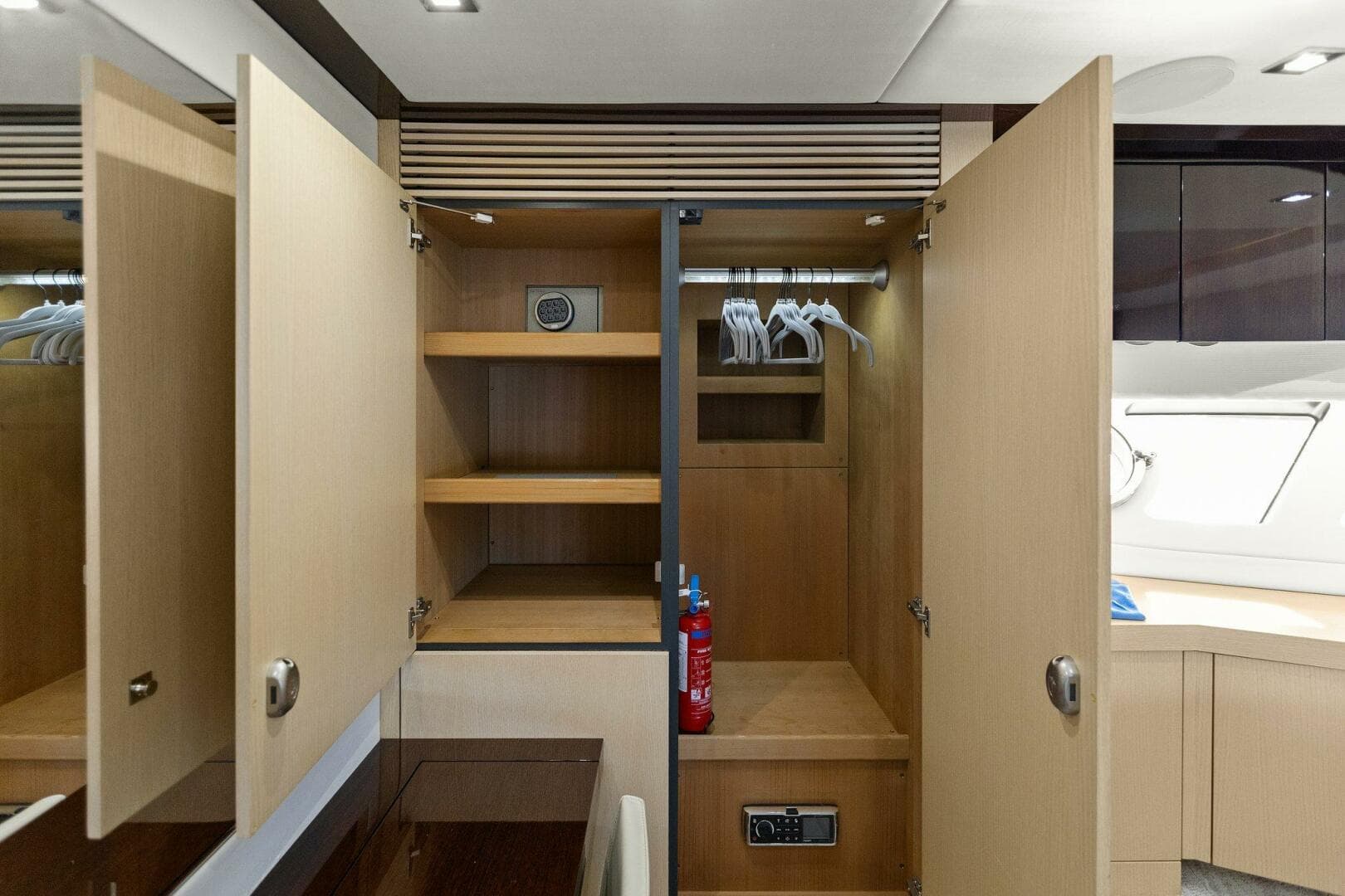 2013 Sunseeker 73 Manhattan — photo 112