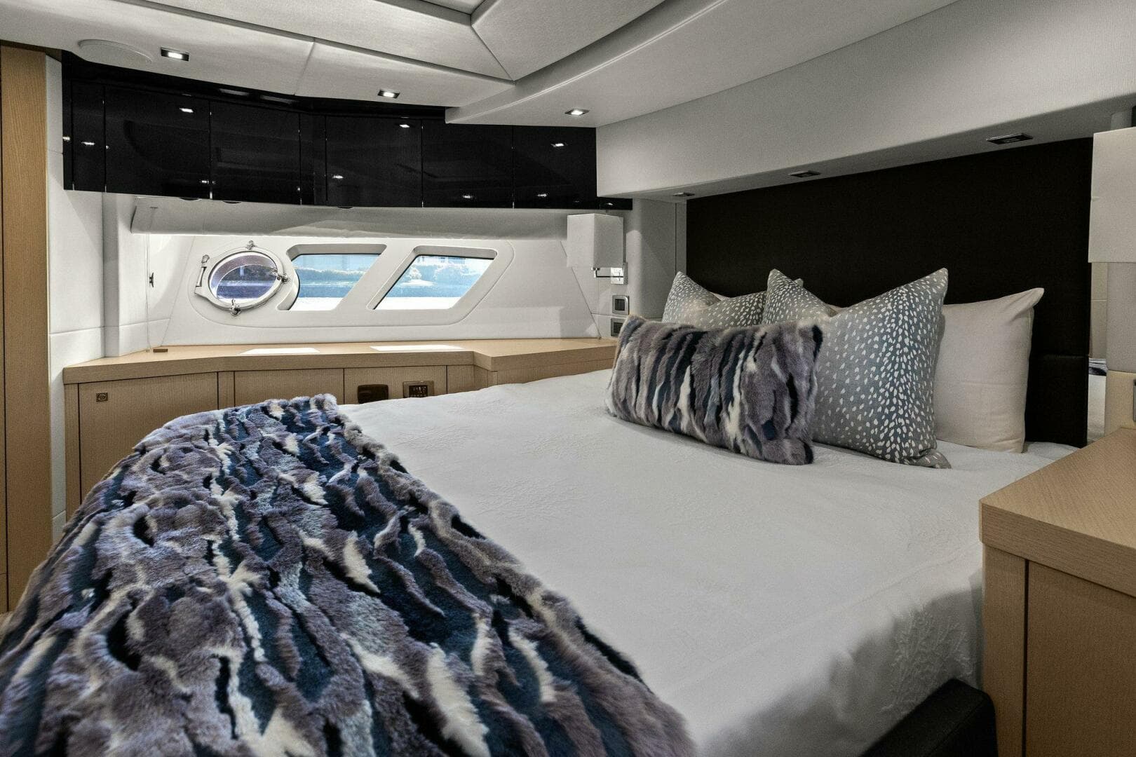 2013 Sunseeker 73 Manhattan — photo 107