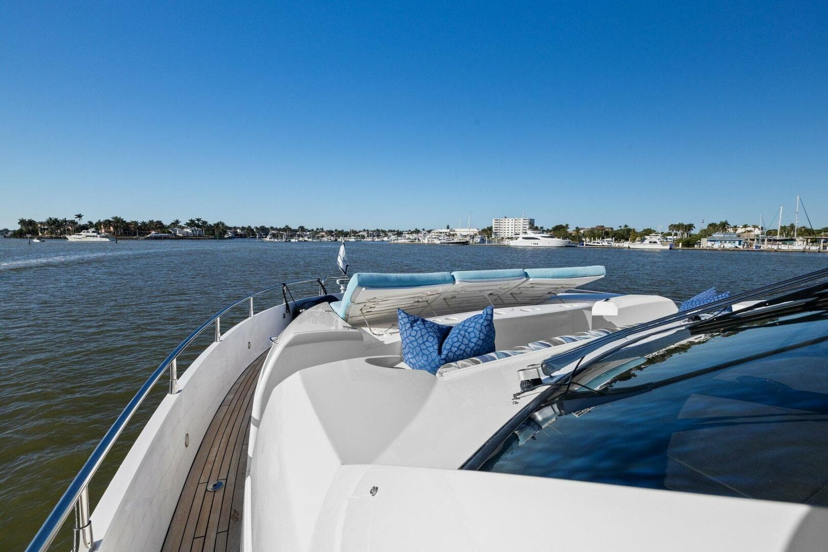 2013 Sunseeker 73 Manhattan — photo 25