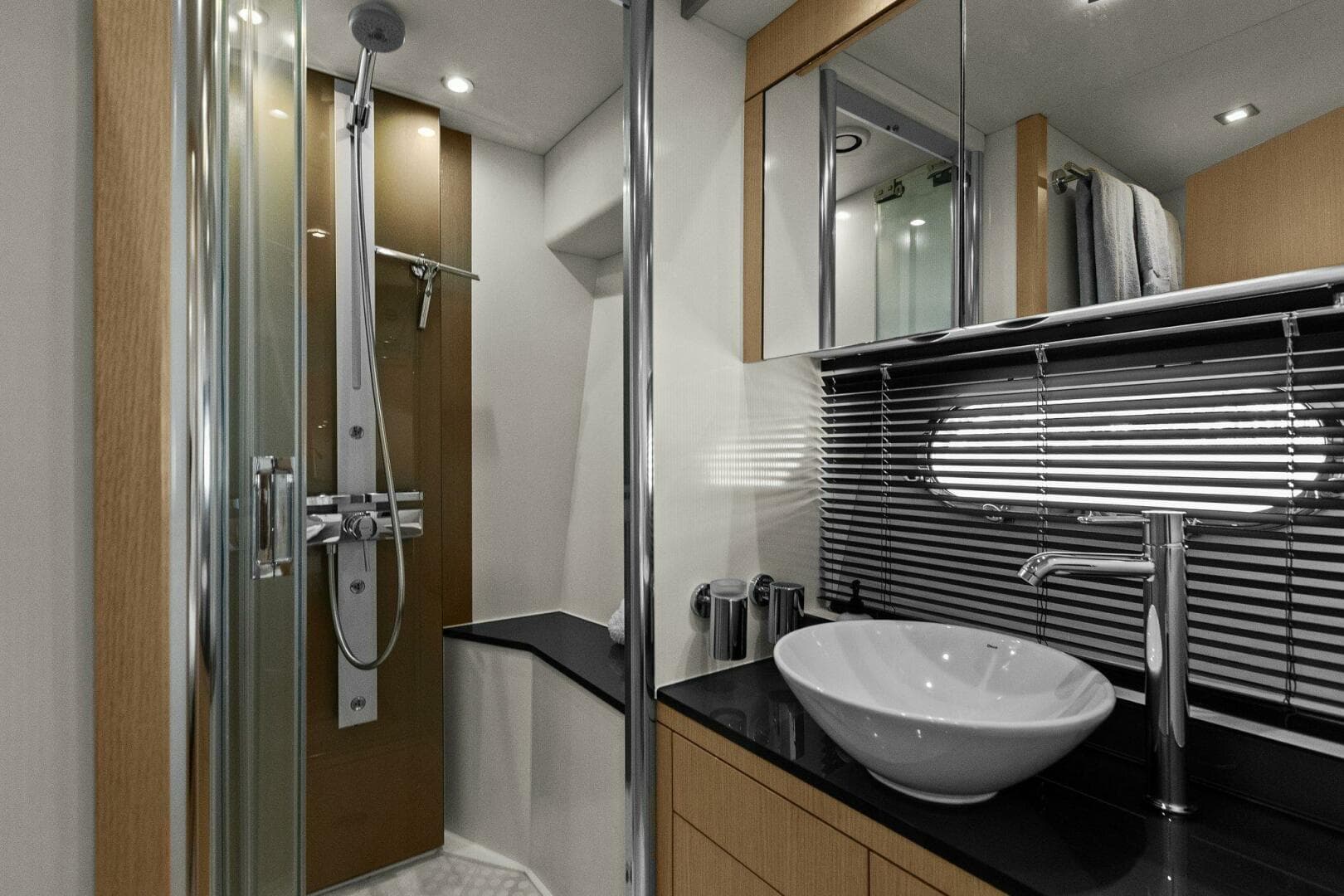 2013 Sunseeker 73 Manhattan — photo 102