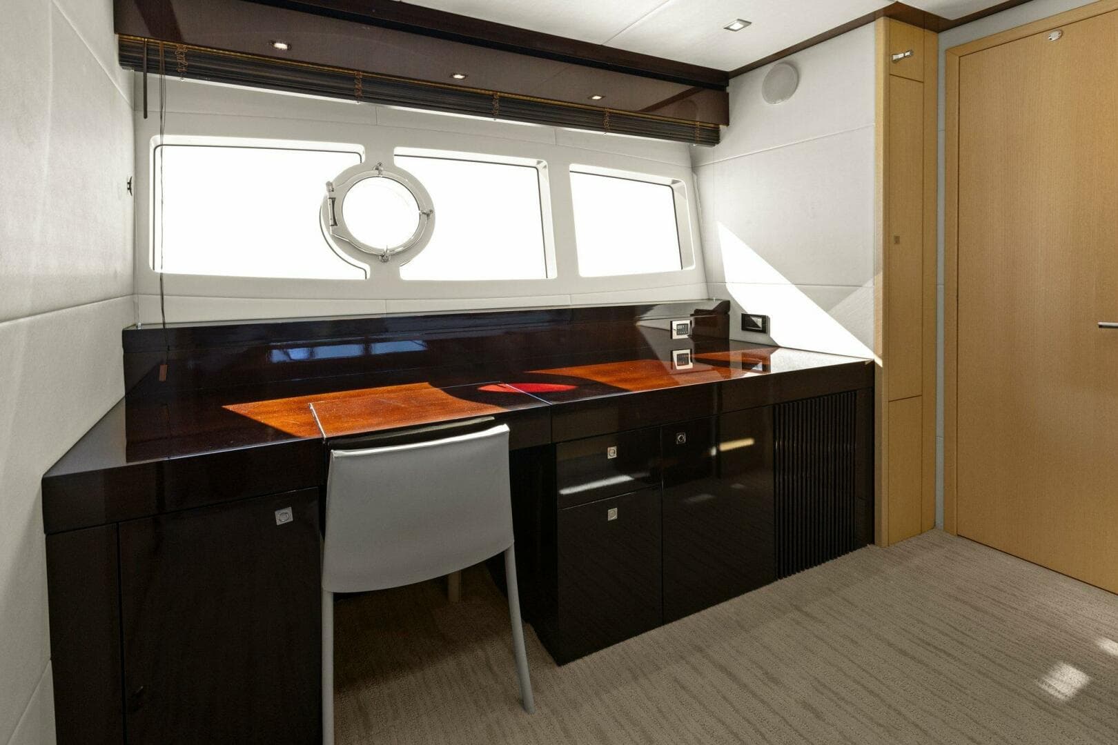 2013 Sunseeker 73 Manhattan — photo 85