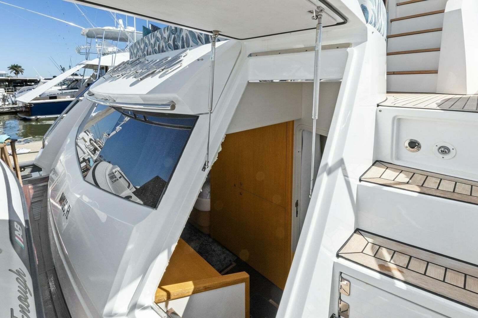 2013 Sunseeker 73 Manhattan — photo 124