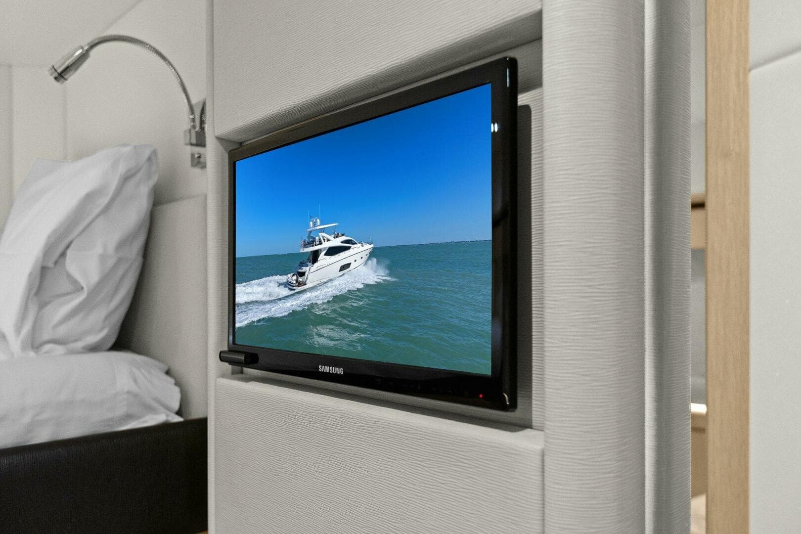 2013 Sunseeker 73 Manhattan — photo 117