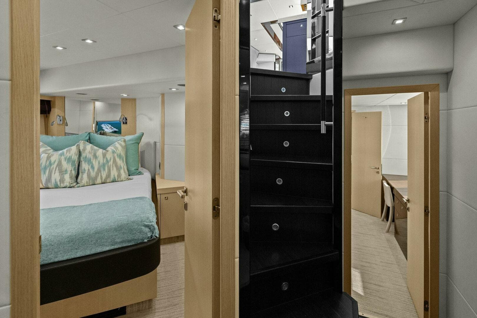 2013 Sunseeker 73 Manhattan — photo 95