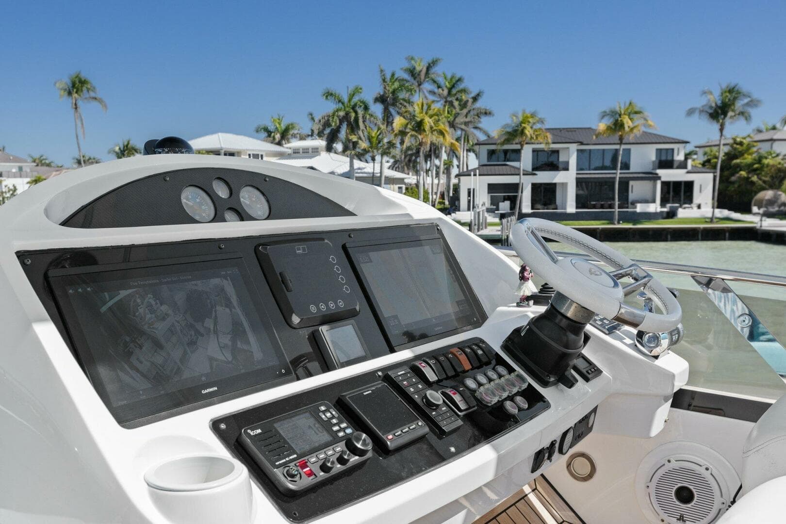 2013 Sunseeker 73 Manhattan — photo 48
